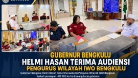 Gubernur Bengkulu Helmi Hasan menerima audiensi Pengurus Wilayah IWO Bengkulu terkait persiapan HUT IWO ke-14 di ruang kerja gubernur.